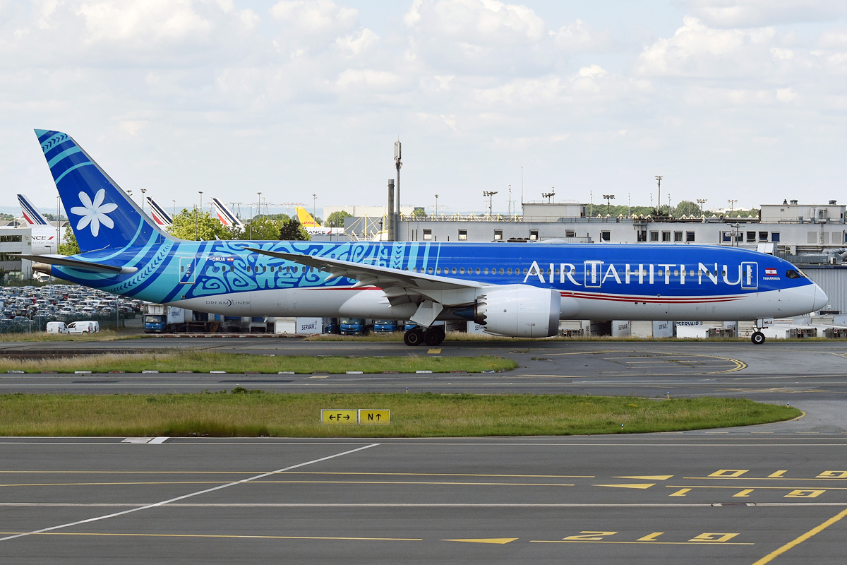 Boeing 787-9 Dreamliner d'Air Tahiti Nui au roulage